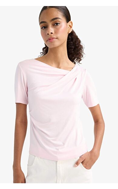 DeFacto Slim Fit Dar Kesim Kayık Yaka Kısa Kollu Tişört F8008AX25AUPN648