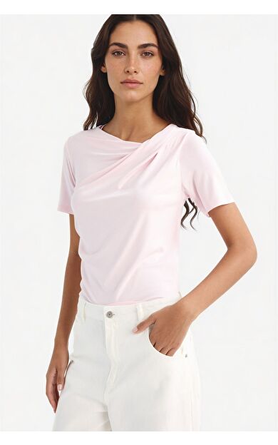DeFacto Slim Fit Dar Kesim Kayık Yaka Kısa Kollu Tişört F8008AX25AUPN648