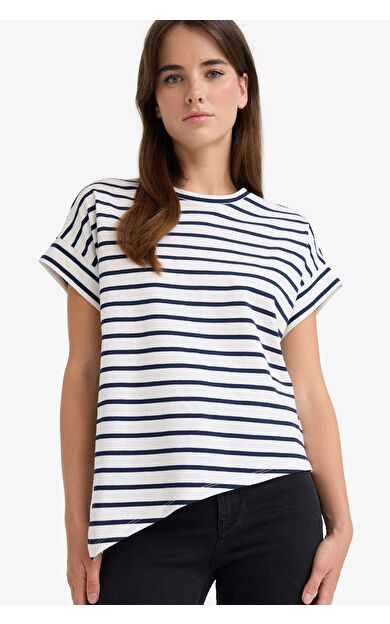 DeFacto Asimetrik Bisiklet Yaka Çizgili Kısa Kollu Tişört