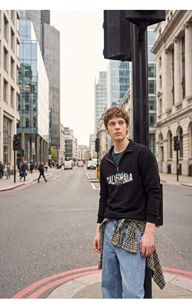 Boxy Fıt Dik Yaka Baskılı Sweatshirt