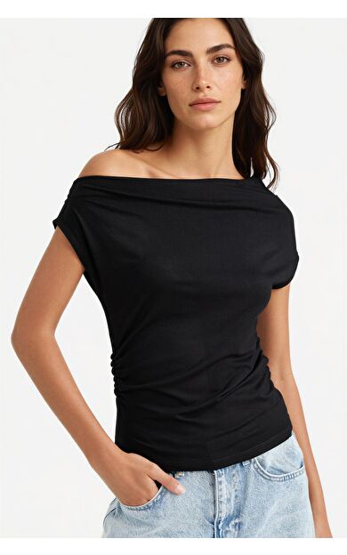 DeFacto Slim Fit Dar Kesim Tek Omuzlu Kısa Kollu Tişört