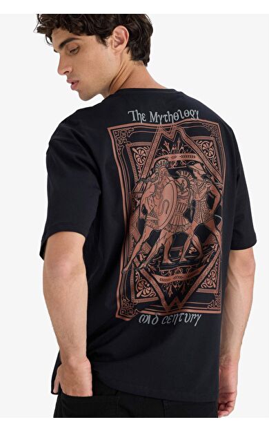 DeFacto Boxy Fit Bisiklet Yaka Sırt Baskılı Kısa Kollu Tişört F8324AX25AUBK81