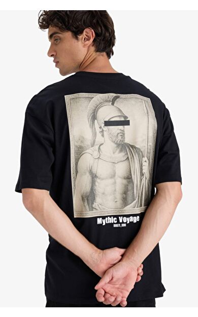 DeFacto Boxy Fit Bisiklet Yaka Sırt Baskılı Kısa Kollu Tişört F8327AX25AUBK81