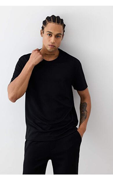 DeFactoFit Standart Fit Bisiklet Yaka Baskılı Sporcu Kısa Kollu Tişört F8389AX25AUBK27