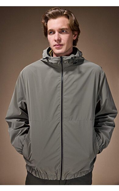 Su İtici Kapüşonlu Mont