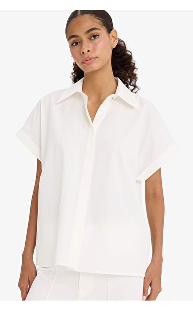 DeFacto Regular Fit Gömlek Yaka Poplin Kısa Kollu Gömlek F9141AX25WNWT34