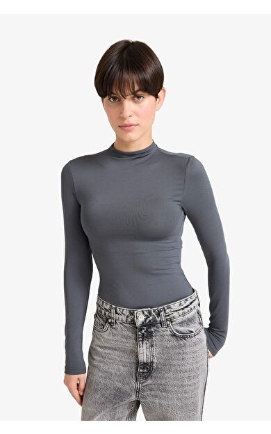 Yarım Balıkçı Yaka Uzun Kollu Çıtçıtlı Body