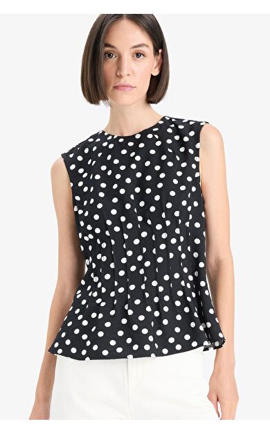 DeFacto Slim Fit Dar Kesim Bisiklet Yaka Puantiyeli Kolsuz Bluz