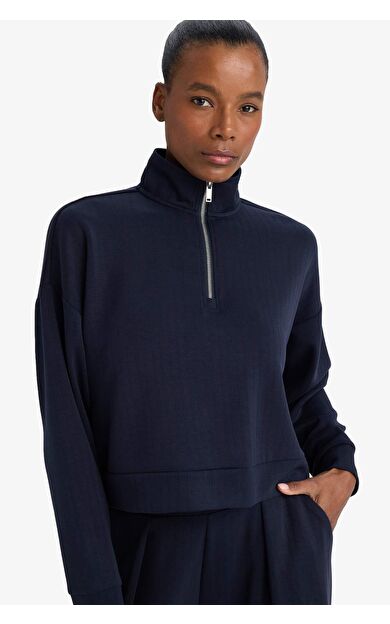 Dik Yaka Modal Sporcu Sweatshirt