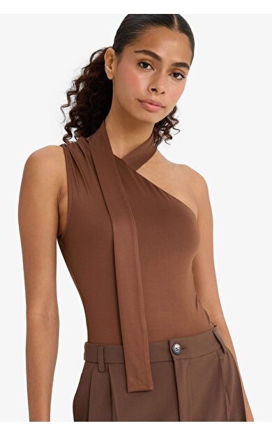 Tek Omuzlu Bağlama Detaylı Çıtçıtlı Body