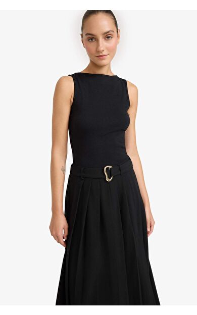 Slim Fit Dar Kesim Kayık Yaka Ribana Atlet