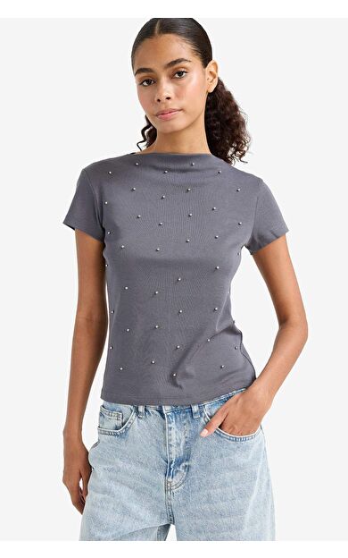 Slim Fit Dar Kesim Kayık Yaka Ribana Kısa Kollu Tişört