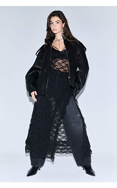 A Kesim V Yaka Dantel Askılı Maxi Elbise