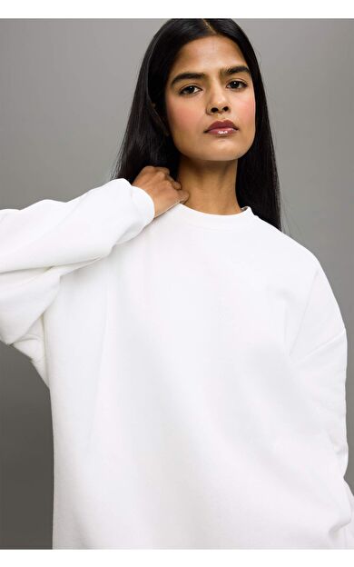 DeFacto Oversize Geniş Kalıp Bisiklet Yaka Basic Düz Kalın Sweatshirt F9628AX25AUER105