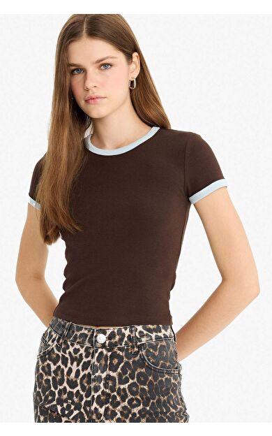 DeFacto Fitted Bisiklet Yaka Ribana Kısa Kollu Tişört F9823AX25AUBN192