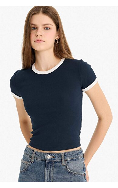 DeFacto Fitted Bisiklet Yaka Ribana Kısa Kollu Tişört F9823AX25AUNV248