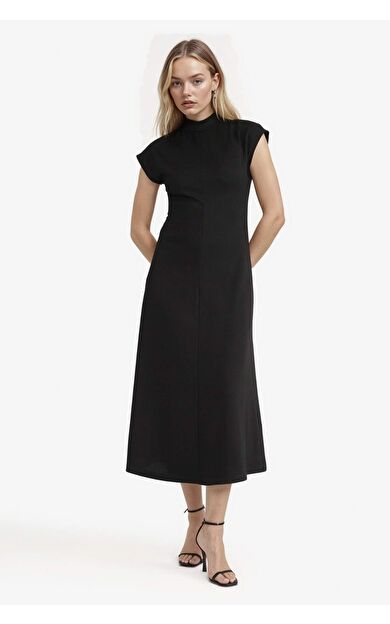 Yarım Balıkçı Yaka Ribana Kısa Kollu Elbise