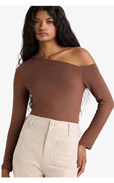 DeFacto Slim Fit Dar Kesim Tek Omuzlu Uzun Kollu Tişört
