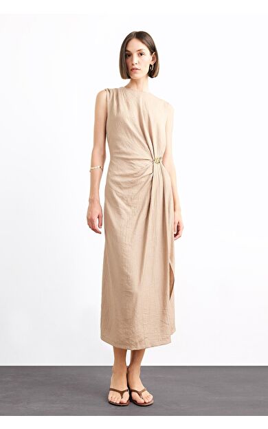 DeFacto Fitted Toka Detaylı Poplin Kolsuz Yırtmaçlı Midi Elbise