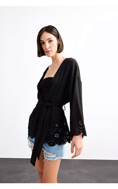 Fitted Bürümcük Brode Bağlamalı Uzun Kollu Bluz