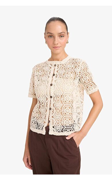 Regular Fit Bisiklet Yaka Brode Kısa Kollu Hırka