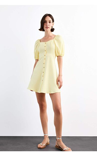 Kalp Yaka Kısa Kollu Mini Elbise