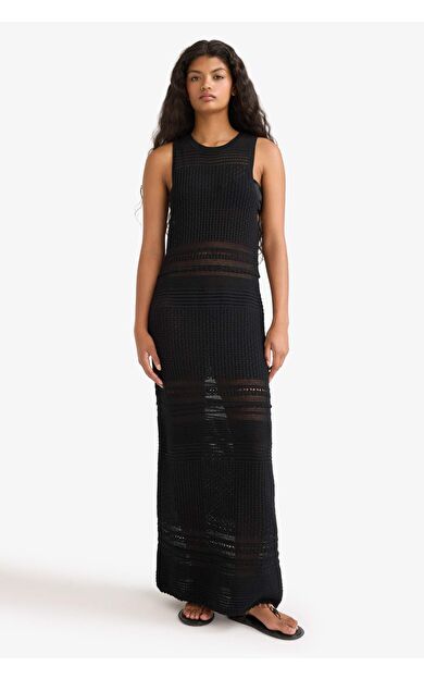 Slim Fit Dar Kesim Halter Yaka Kolsuz Elbise