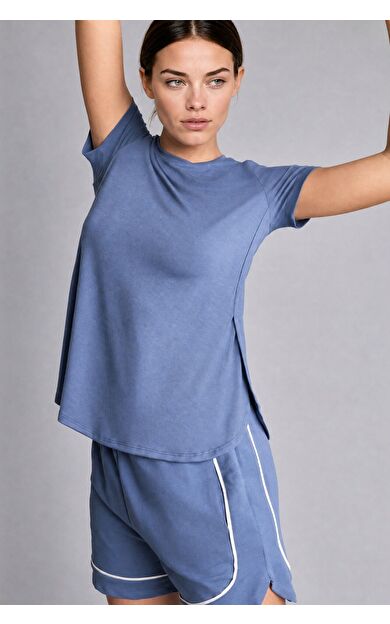 DeFacto Yan Yırtmaçlı Long Fit Bisiklet Yaka Kısa Kollu Sporcu Tişört
