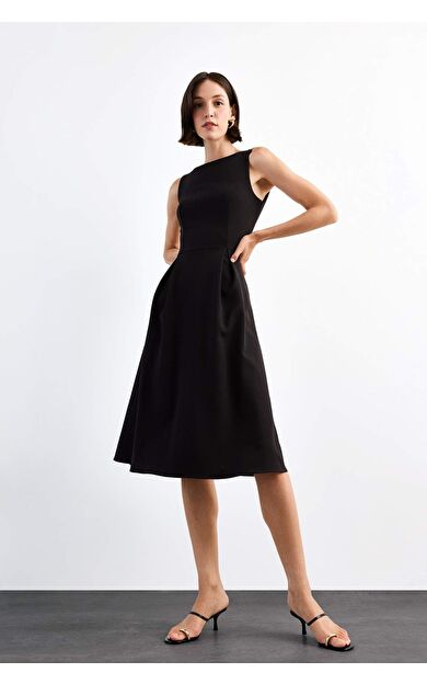 Bisiklet Yaka Kolsuz Midi Elbise
