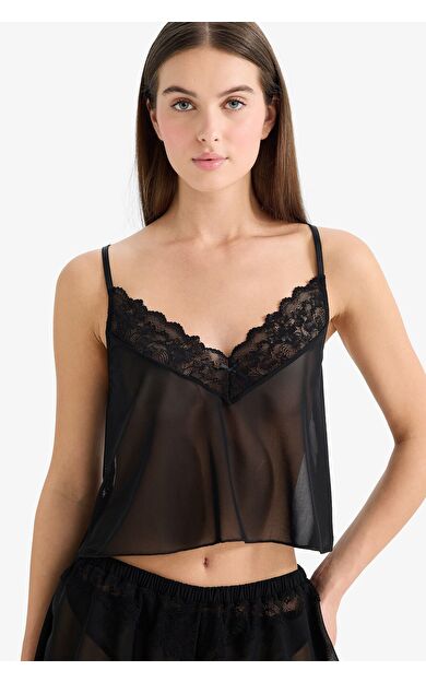 DeFacto Regular Fit Dantel Detaylı İnce Askılı Tül Üst-Fall in Love
