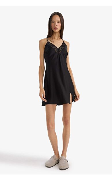 DeFacto Regular Fit V Yaka Dantel Detaylı Saten Askılı Gecelik-Fall in Love