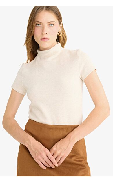 Slim Fit Dar Kesim Yarım Balıkçı Yaka Kısa Kollu Tişört G1734AX25WNBG350