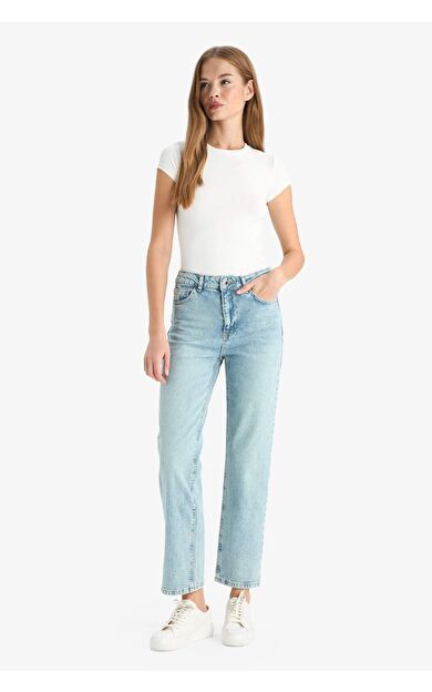 DeFacto Comfort Straight Normal Bel Bilek Boy Jean Yıkamalı Pantolon G2215AX25WNNM28