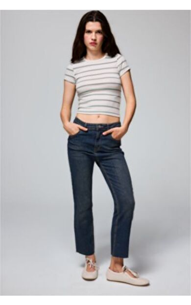 DeFacto Crop Flare Fıt Yüksek Bel Bilek Boy Jean Yıkamalı Pantolon Mavi G2217AX26AUNM34