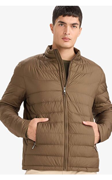 Su İtici Kaz Tüyü Slim Fit Dar Kesim Dik Yaka İç Cep Detaylı Fermuarlı Cepli Mont