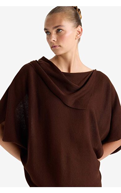 Oversize Geniş Kalıp Kayık Yaka Kazak