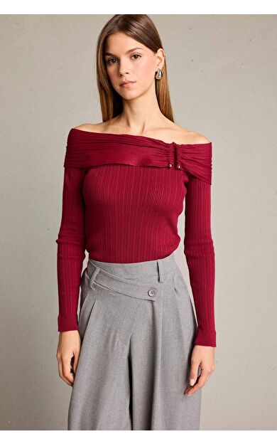 Açık Omuz Toka Detaylı Uzun Kollu Bluz