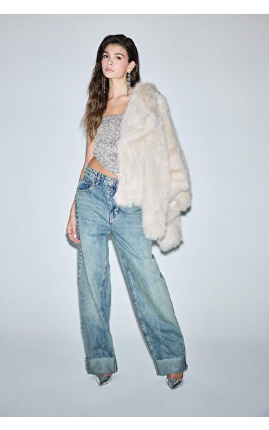 Straight Fit Yüksek Bel Paça Ucu Kesik Bilek Boy Jean Yıkamalı Pantolon