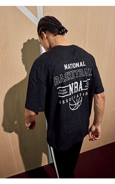 DeFactoFit NBA Wordmark Bisiklet Yaka Sırt Baskılı Kısa Kollu Tişört