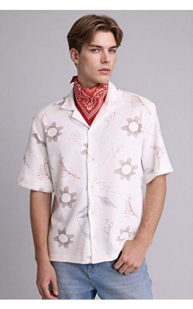 DeFacto Boxy Fıt Apaş Yaka Baskılı Kısa Kollu Gömlek