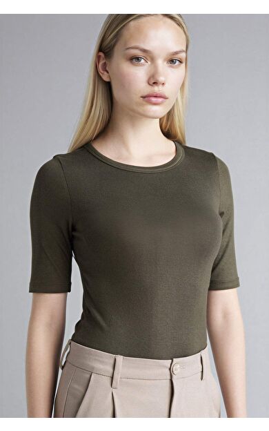 Slım Fıt Bisiklet Yaka Kısa Kollu Tişört