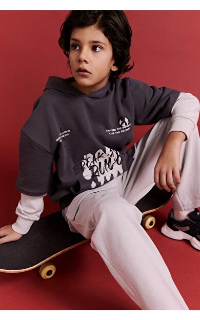 Erkek Çocuk Regular Fit Kapüşonlu İçi Yumuşak Tüylü Sweatshirt