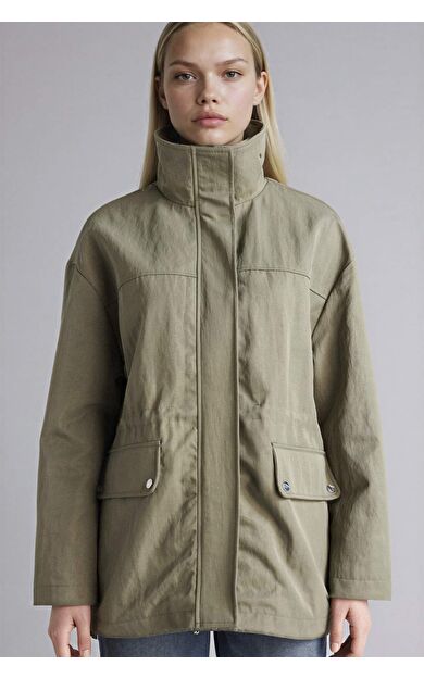 Su Geçirmez Regular Fıt Dik Yaka Mont