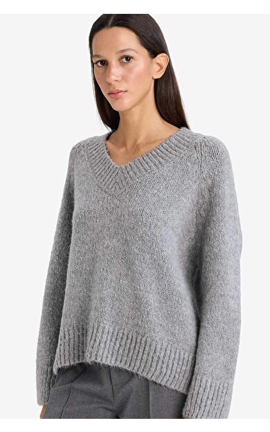 Oversize Geniş Kalıp V Yaka Triko Kazak