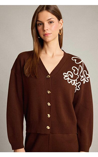 Oversize Geniş Kalıp Nakışlı Düğmeli Hırka