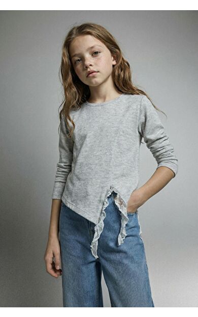 DeFacto Kız Çocuk Slim Fit Dar Kesim Dantel Detaylı Fitilli Kaşkorse Uzun Kollu Tişört