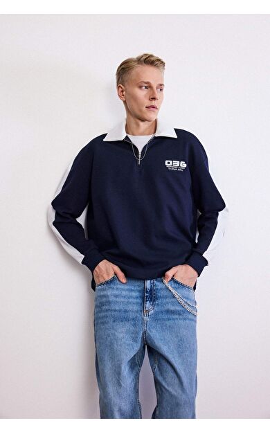 Boxy Fit Polo Yaka Slogan Baskılı Sweatshirt