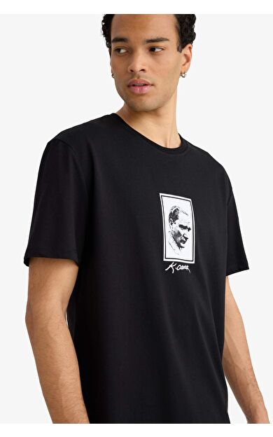 29 Ekim Cumhuriyet Bayramı Regular Fit Atatürk Baskılı Kısa Kollu Tişört