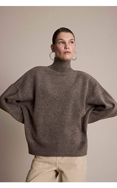 Oversize Geniş Kalıp Yarım Balıkçı Yaka Triko Kazak