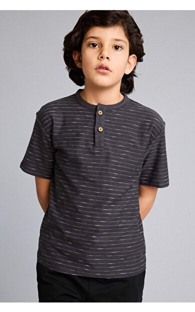 Regular Fıt Hakim Yaka Kısa Kollu Tişört Erkek Çocuk